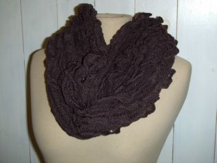 halsrør med flæser i brun fra cat og co