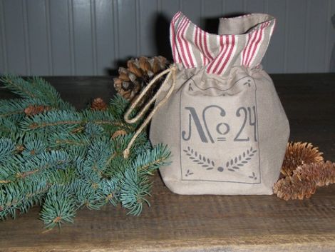 Et foto af en stofpose med snor - nr. 24