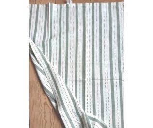 Et foto af et viskestykke med striber grøn og hvid fra ib laursen