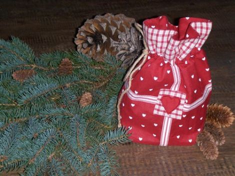 Et foto af en stofpose til jul fra Artefina Design
