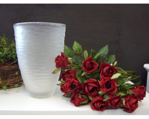 Et foto af glas vaser i mat look til store buketter