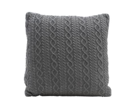 Et foto af en strikket pude i grå - cashmere