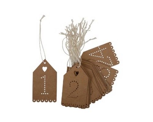 Et foto af hængemærker - mærker til pakkekalender