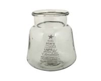 Et foto af et hurricane glas med tekst