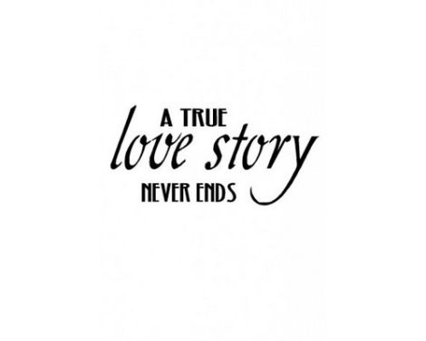 Et foto af en wallstickers med tekst - a true love story