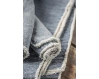 Et foto af en bordløber støvet blå i 100 % bomuld fra ib laursen