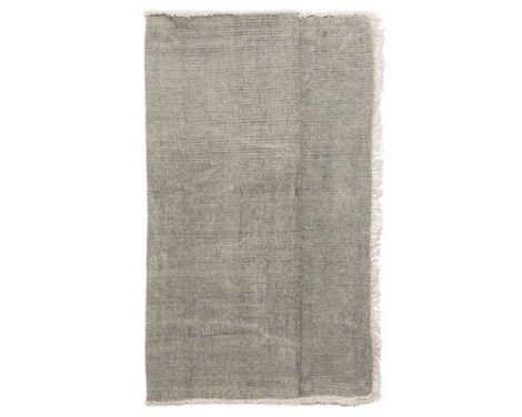 Et foto af en bordløber stof i grå fra ib laursen