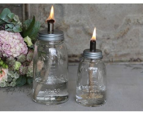 Et billede af en glas olielampe fra Chic Antique