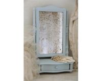 Spejl malet med powder blue vintage paint fra jeanne d'arc living