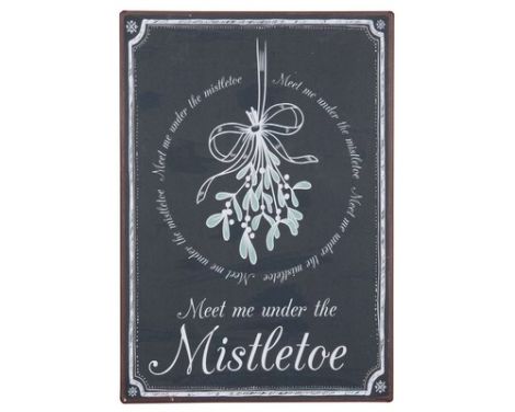 Et foto af et sødt jule skilt med tekst - Meet me under the mistletoe