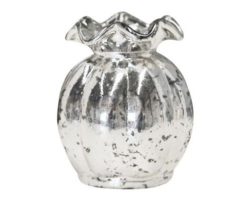 Et foto af en vase antique sølv formet som en tulipan fra chic antique