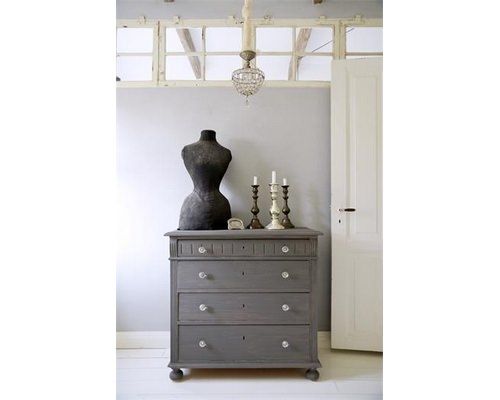 Trend foto af en kommode malet med grå kalkmaling - french grey