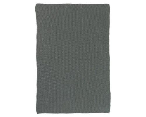 Et foto af et strikket gæstehåndklæde i mos grøn fra ib laursen