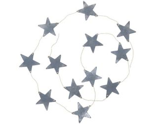 Et foto af en stjerneranke med 12 stjerner fra ib laursen