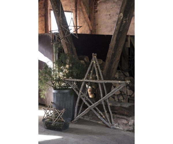 Trend foto af en udendærs led lyskæde viklet rundt på en stjerne