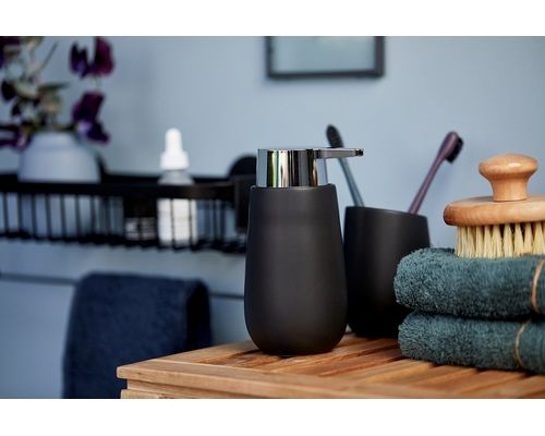 mat sort sæbedispenser i keramik badi serien fra wenko