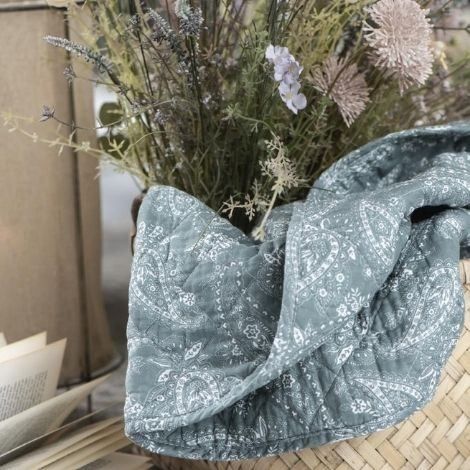 Plaid med blomster grøn og hvid i bomuld fra ib laursen