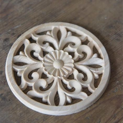 Ornamenter i træ til møbler og vægge rund med udskæringer