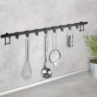 Køkkenstang med kroge sort stang til køkkenredskaber fra wenko