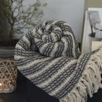 Bomuldsplaid med striber i grå og creme fra ib laursen