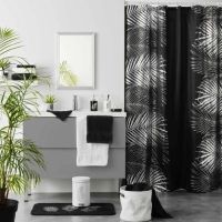 Indretning på badeværelse med bruseforhæng sort med sølv fjer 180x200 cm i polyester