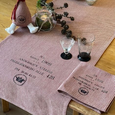 Servietter til julebordet i bomulds stof rød og creme fra danishville