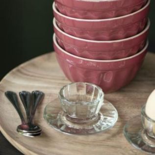 Æggebæger i glas til servering