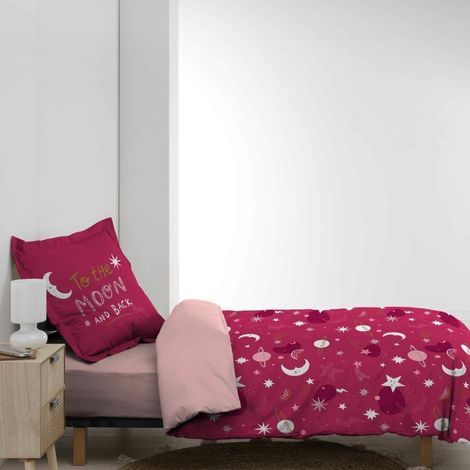 Pink sengetøj redt op på en enkeltseng