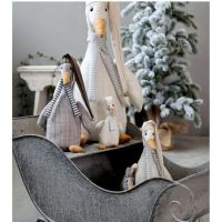 Forskellige stof gæs til pynt i kane