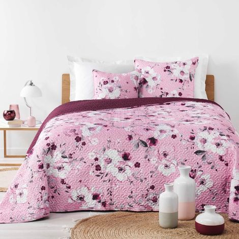 Blomstret sengetæppe 220x240 i rosa med lilla og hvide blomster