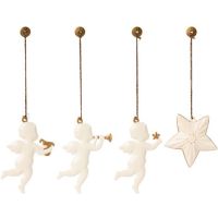 Engle til pynt og stjerne ornamenter til ophæng på juletræ og grene