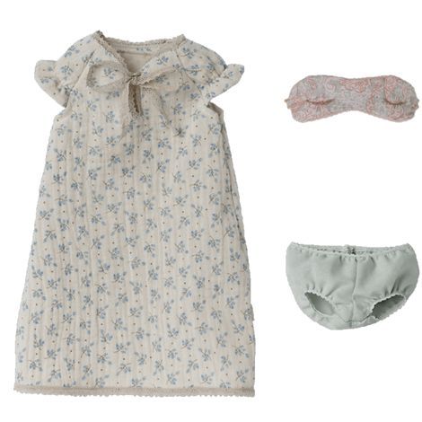 Natkjole, sovemaske og underbukser som maileg mus maxi har på