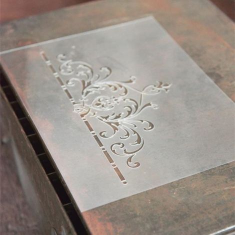 Franske stencils med krummelurer i plast til dekoration på møbler  og vægge