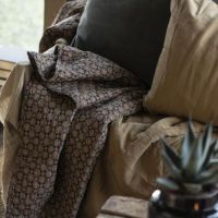 Ib laursen plaid 130x180 ligger i sofa