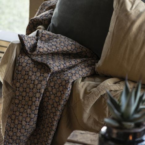 Ib laursen plaid 130x180 ligger i sofa