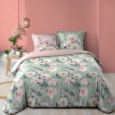 Pastel farvet sengetøj redt op på dobbeltdyne 240x220