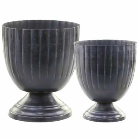 Urtepotter på fod sort metal højde 21 og 17 cm