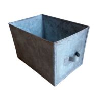 Metalkurv med håndtag foran til små opbevaring