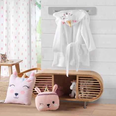 enhjørning pude 40x40 sjovt sat op på børneværelset