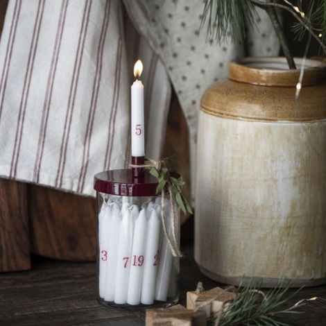 Ib laursen kalenderlys 1 24 dekorativt sat i lysestage
