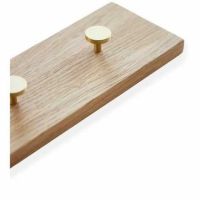 Lang knagerække set tæt på