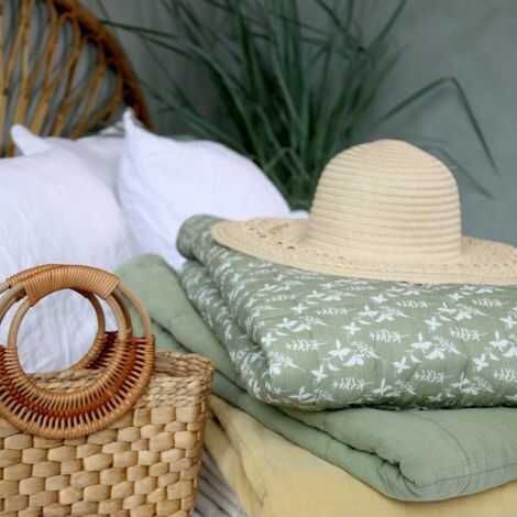 Grønt vattæppe 130x180 med på strandturen