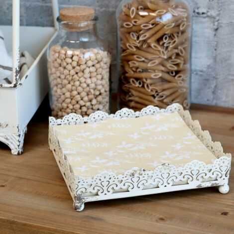 Serviet holder til bordet i hvid creme med papirservietter i og antik blondekant