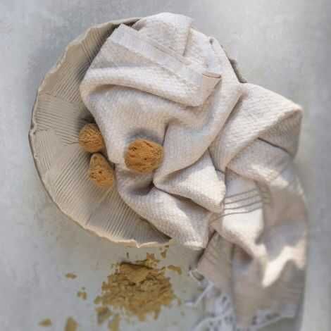 Hurtigtørrende badehåndklæde 95x180 cm på badeværelset