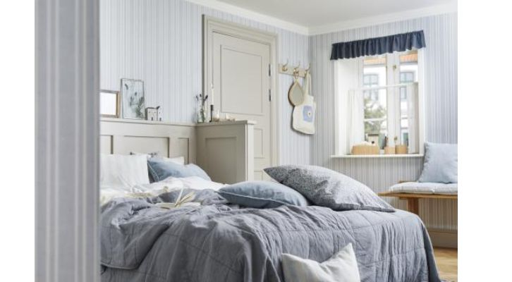 Quiltet sengetæppe og puder i velour og bomuld - tekstiler der skaber dybde i soveværelset - Fit 1200x1200