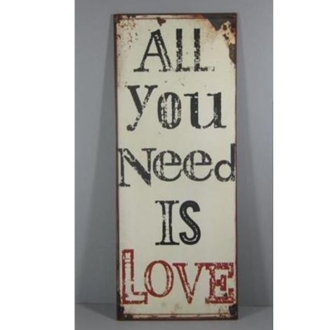Emaljeskilt med teksten all you need is love
