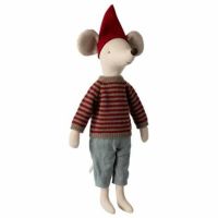 Maileg maxi julemus i blågrønne bukser og rød stribet strikket sweater og rød nissehue