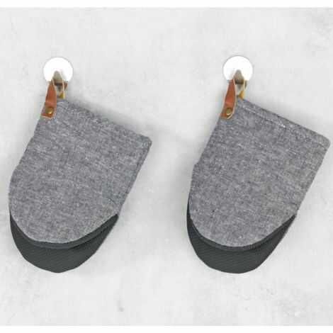 Ovn handsker sæt ophængt på hver sin knage