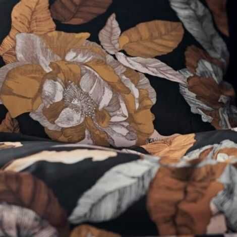 Nærbillede af mønsteret i voksen sengetøj