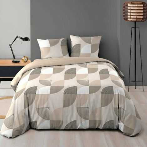 240x220 sengetøj lagt på dobbeltdyne i soveværelset